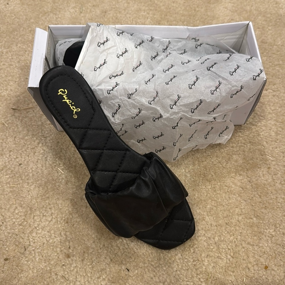 Boutique sandals